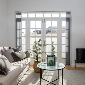 Host & - Olde Place Holiday home Brighton